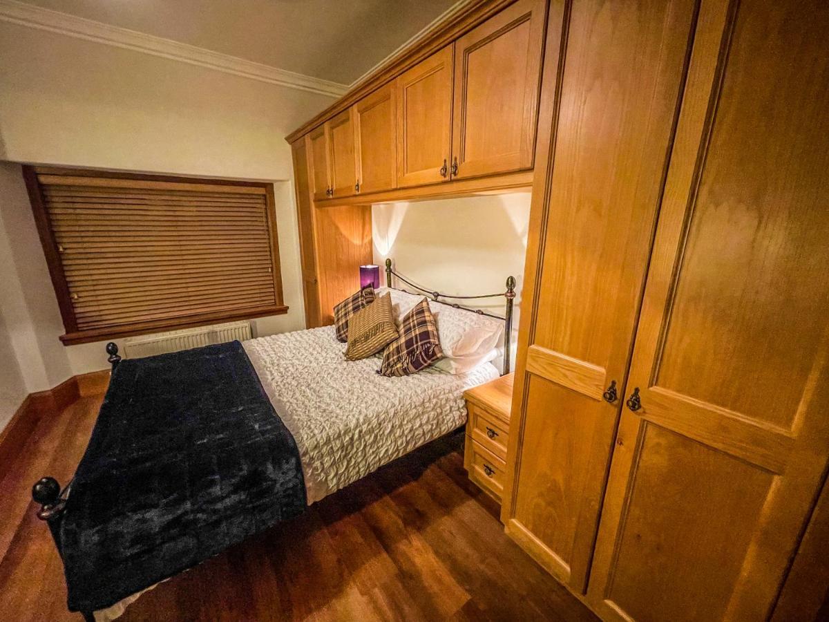 Cathedral Apartment Инвернес Екстериор снимка